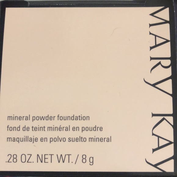 New in box Mary Kay Mineral Powder Foundation - Picture 2 of 4